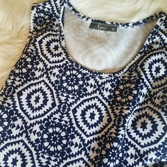 🌞🌞 Juniors Geometric Dress - Picture 3 of 3